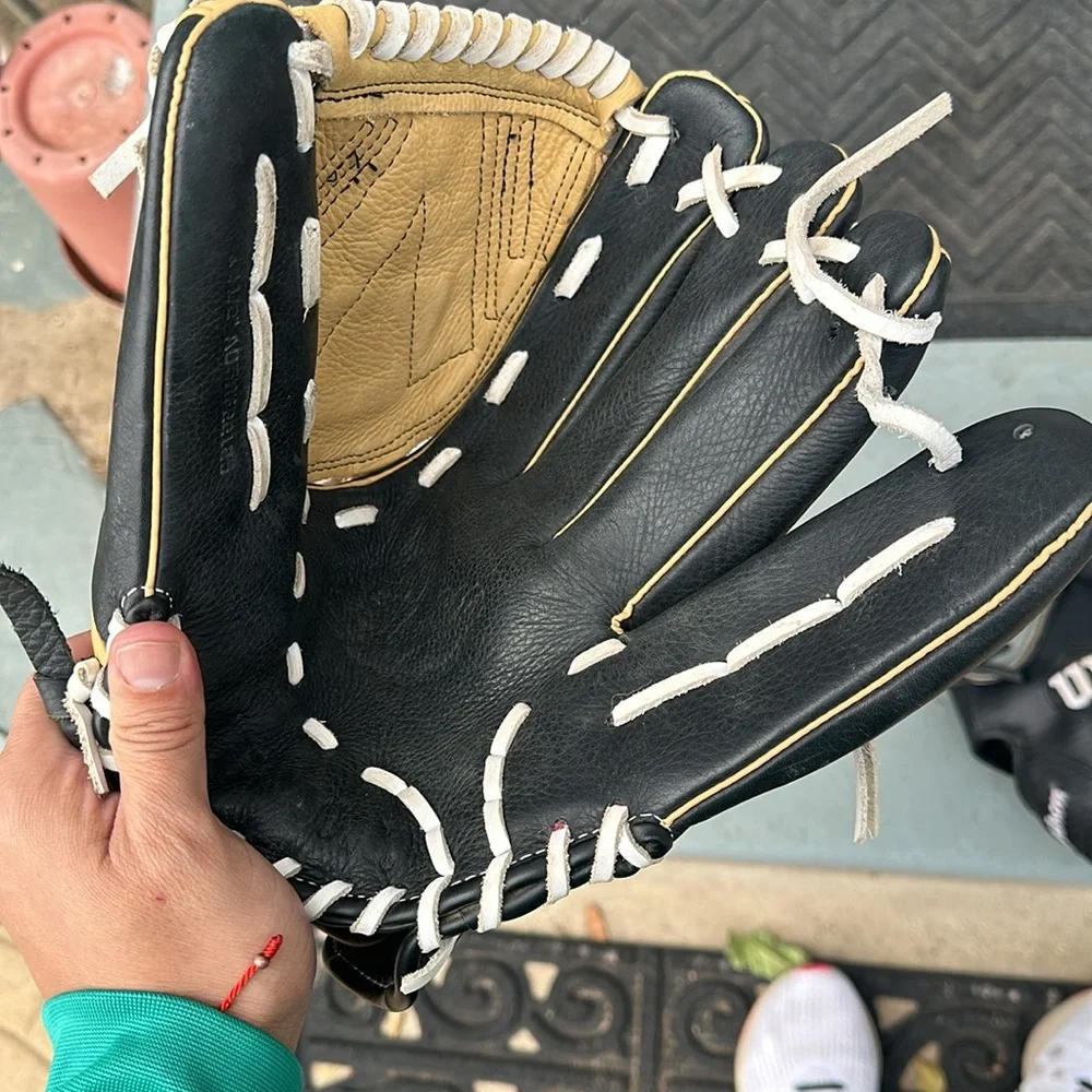 Wilson Used Baseball Gloves - Picture 2 of 5